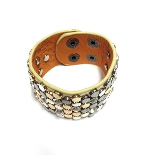 LUXE BREDE ARMBAND TAUPE STUDS (1st)