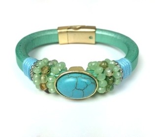 ARMBAND MINTGROEN MET TURQUOISE STEEN (1st)