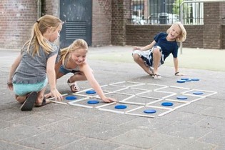 BS KAMERTJE VERHUREN - HOUTEN BUITEN SPEELGOED (1st.)